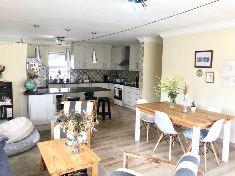 To Let 3 Bedroom Property for Rent in Loevenstein Western Cape